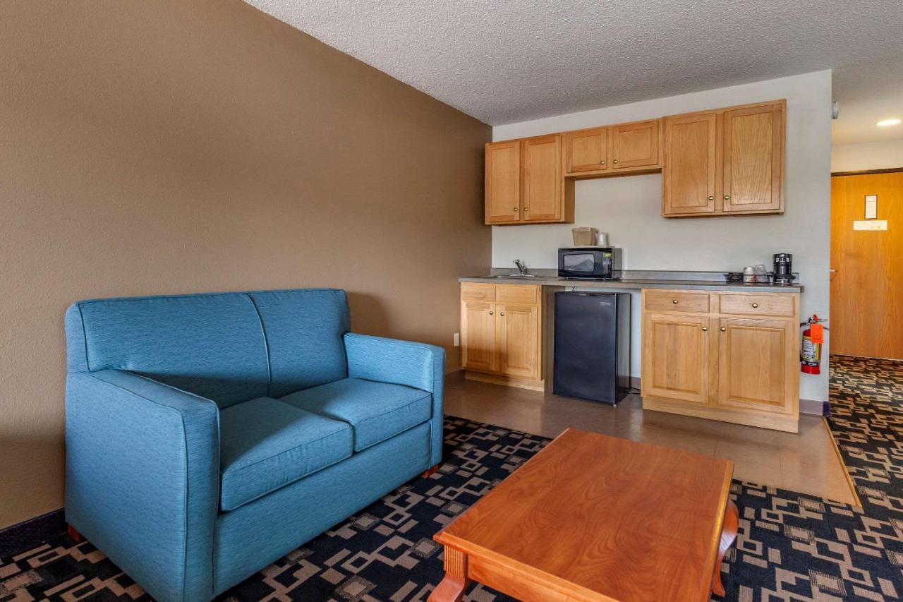 Quality Inn Redgranite Exterior photo