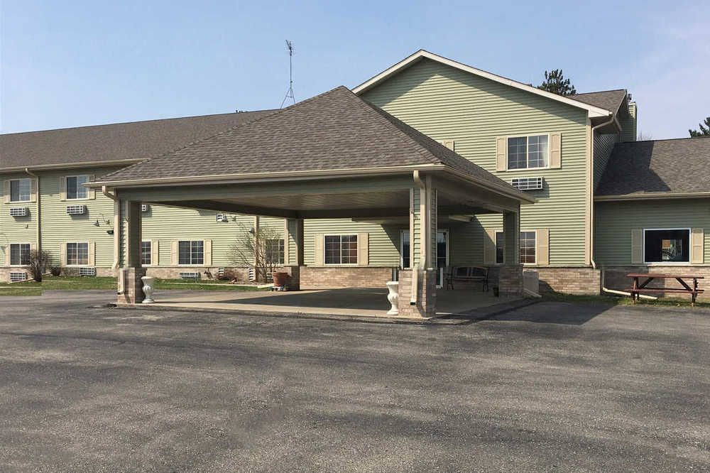 Quality Inn Redgranite Exterior photo